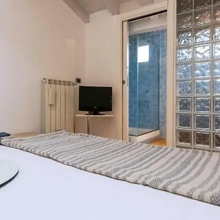 Altido White Attic In Como Center Apartamento