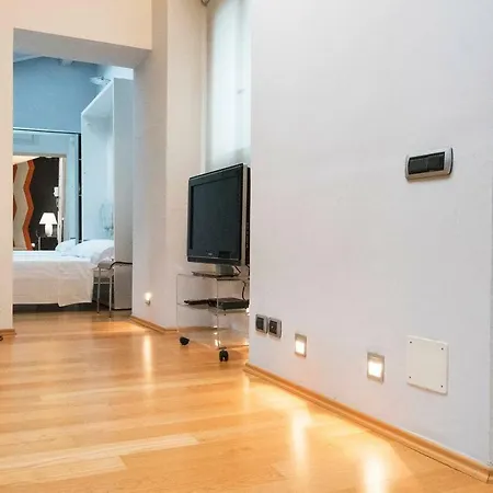 Altido White Attic In Como Center Apartamento *