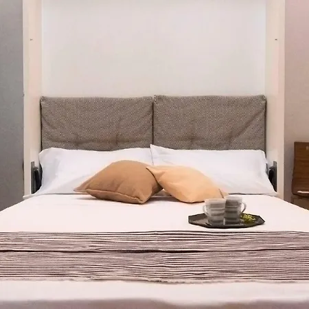 Altido White Attic In Como Center Apartamento *