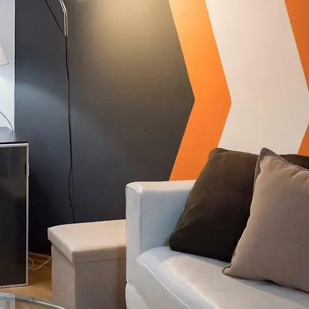 Altido White Attic In Como Center *